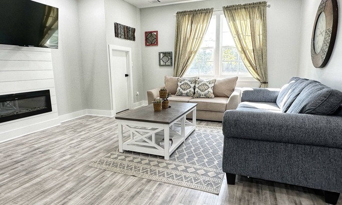 Dale House | Guest Rated 10/10: Seabrook Coastal Cottage Retreat
