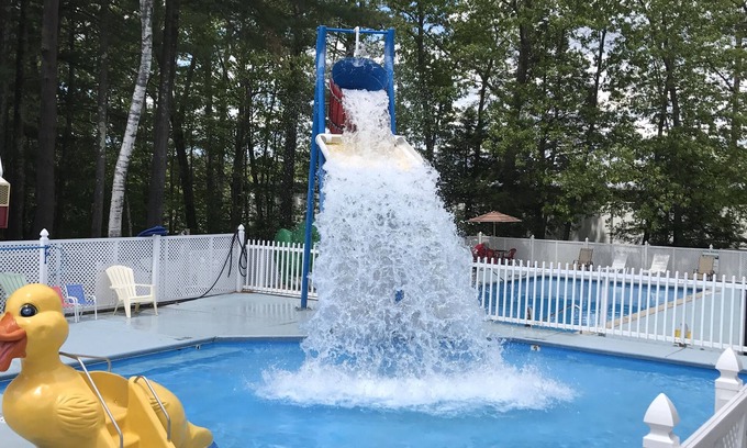 Seabrook Hotel | Family-Friendly Seabrook Inn with Pool and Breakfast Included