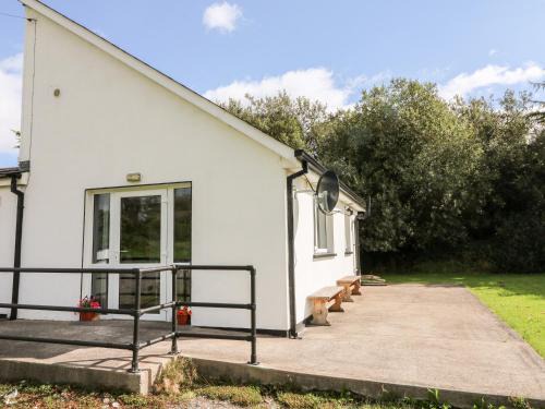 Ballygarrett House | Pet-Friendly Retreat at SeaChange Annexe - 4 Star Quality
