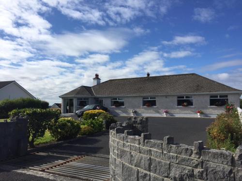 Roscoe Bed & Breakfast | Seacrest: Family-Friendly Getaway with Spa & 9.5 Rating