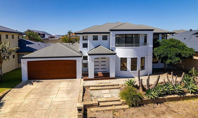 Dalyellup House | Seacrest – Luxurious Holiday Home
