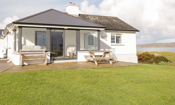 Ballyconneely Cottage | SEACREST, pet friendly in Ballyconneely, County Galway
