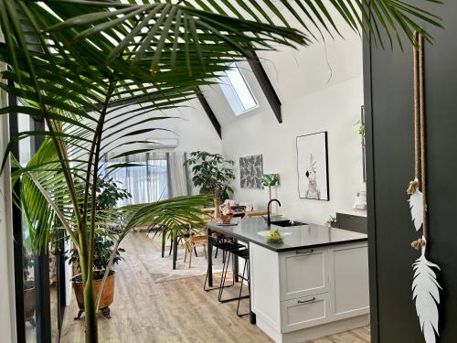 Ahuriri Apartment | Experience SEAduction: 4-Star Family-Friendly Retreat