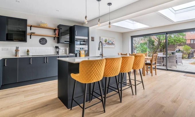 Seaford House | Seaford Retreat: Pet-Friendly Getaway with Free Parking