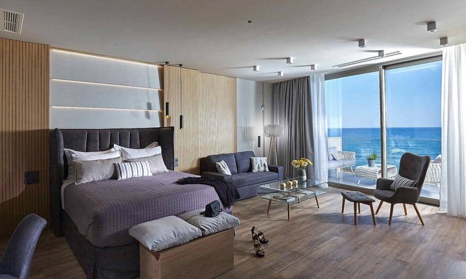 Hersonissos Centre Apartment | Seafront Studio with Ocean View & Infinity Pool Access