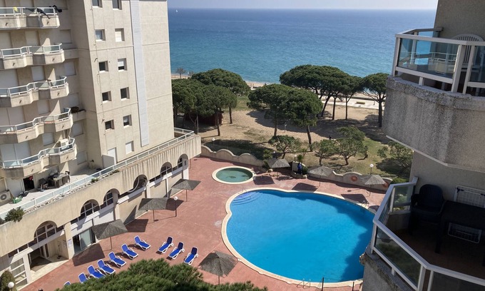 Blanes Apartment | Seafront Apartment with Balcony: Pet-Friendly Retreat