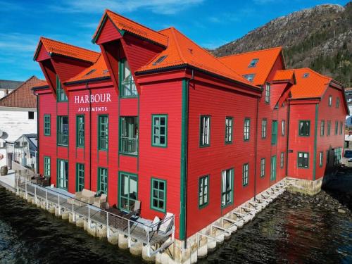 Sandviken Apartment | Seafront Apartment with Elevator & French Balcony Escape