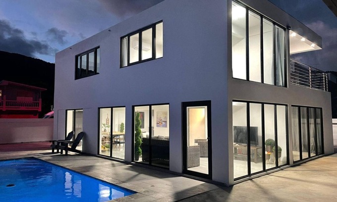 Bajo House | Seafront Beach House: Pool, Hot Tub & Ocean Views Await