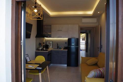 Ouranoupoli Apartment | Child-Friendly Seafront Centre in Ouranoupoli - Rated 10/10
