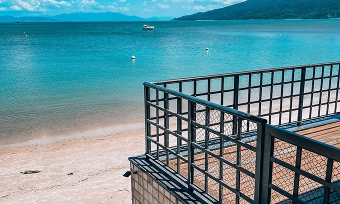 Canto Grande House | Seafront Retreat for 12: Family-Friendly & Pet Accessible