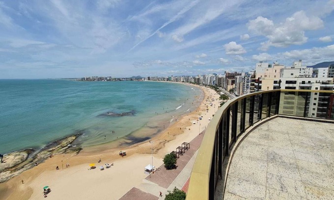 Praia do Morro Apartment | Seafront Penthouse with Pool, BBQ Area & Ocean Views