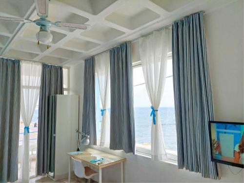 Chios Apartment | Oceanfront Seafront Studios with Exceptional Guest Ratings