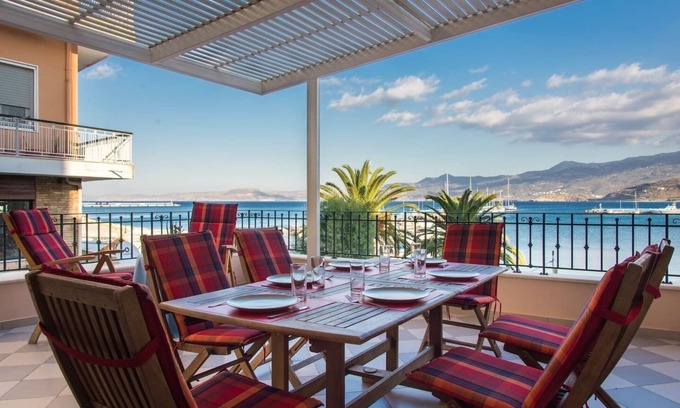 Sitia Apartment | Seafront Town House: Family-Friendly Escape by the Beach