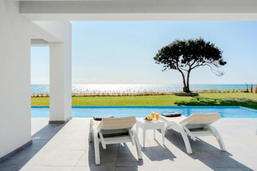 Chalikounas Villa | Beachfront Villa Nafsika with Private Infinity Pool