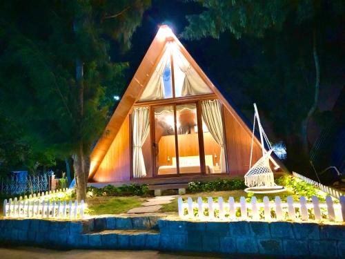 Quy Nhon Hotel | Oceanfront Seagate Bungalow in Quy Nhon with Pool