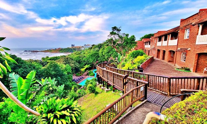 Port Edward Apartment | Oceanfront Retreat at Seaglen Dunes Resort - 4 Star Stay