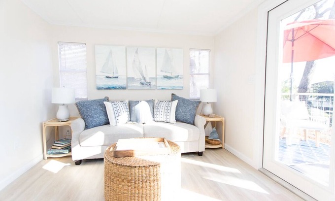 Palm Coast Cottage | Seagrass Cottage: Steps from Ocean, Family-Friendly Amenities