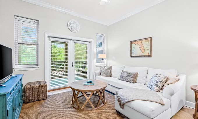 Seagrove Beach Hotel | Seagrove Highlands 1103: Family-Friendly Retreat with Pool