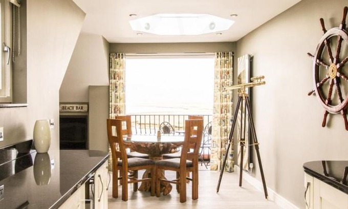 Wells-next-the-Sea Apartment | Relax at Seagull's Sanctuary: 4-Star Family Retreat