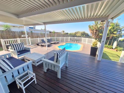 Southport House | Beachfront Seagulls Beach House: Pet-Friendly Oasis