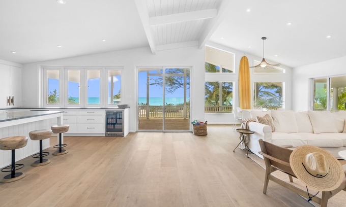 Farmer's Hill House | Beachfront Bliss: Seahaus with Pool and Ocean Views
