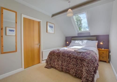 Salthouse House | Discover Seaheath: Pet & Child Friendly Retreat with 9/10 Rating