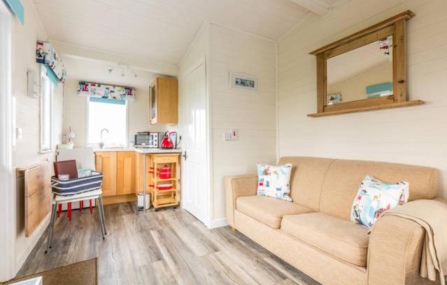 Strangford House | Oceanfront Seal Cabin with Stunning Ocean View & Top Ratings