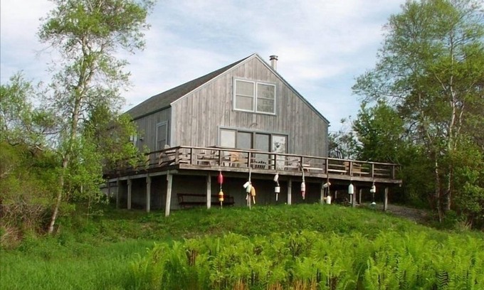 Seal Cove Cottage | Cozy Seal Cove Cottage with Oceanfront Views and Pool