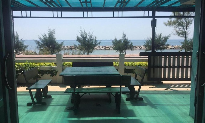 Noen Phra House | Family-Friendly Sealife Private Beach Villa with Pets Welcome