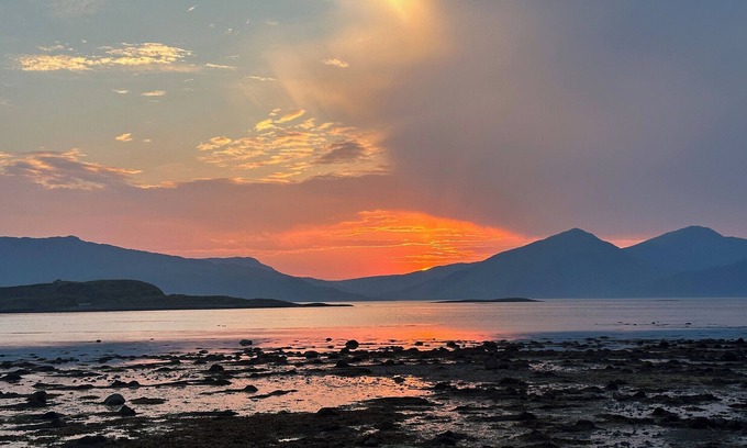 Port Appin Cottage | Relaxing Retreat with Ocean Views near Morven Mountains