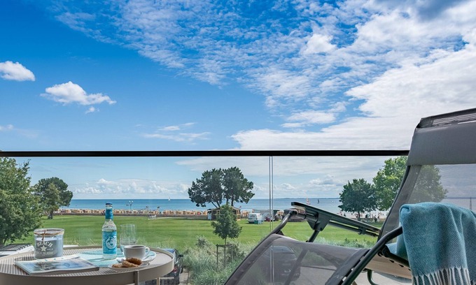 Groemitz Apartment | Sealoft 4you: Oceanfront Retreat with High Guest Ratings