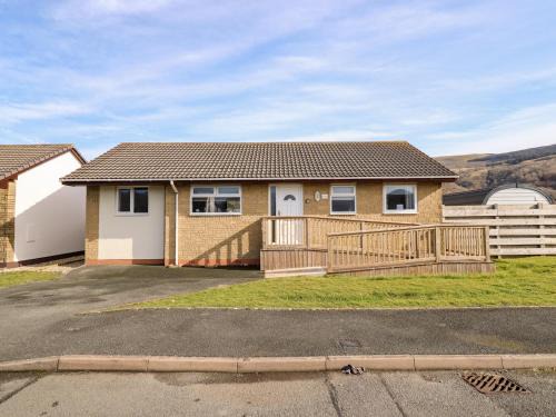 Fairbourne House | Family-Friendly Retreat at Sealyons - A 4-Star Experience