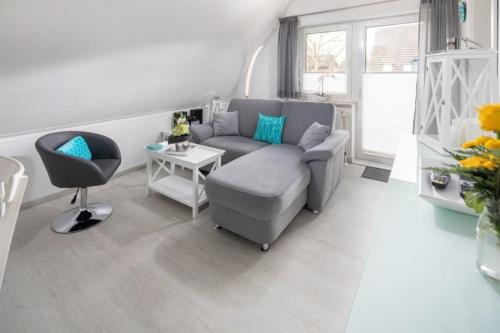 Norddeich Apartment | Oceanfront Serenity at Seamens Cabin with Stunning Views