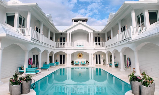 Captiva House | Sea Oats Estate: Private Villa with Pool and Ocean View