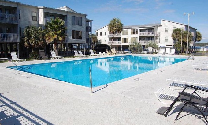 Gulf Shores Condo | Sea Oats J206: Pet-Friendly Oceanfront Retreat with Pool