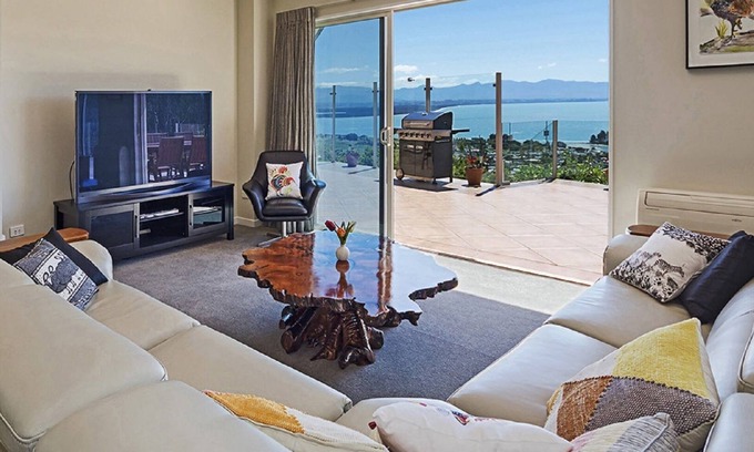 Britannia Heights House | Seasbreeze 3 - Guest Rated: 9.8 with Ocean Views & Spa