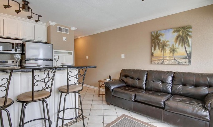 Galveston Apartment | Sea View Retreat at Seascape 2105 with Pool & Hot Tub