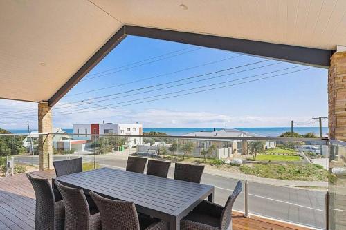 Peppermint Grove Beach House | Seascape Beach House: Family-Friendly Getaway with Top Reviews