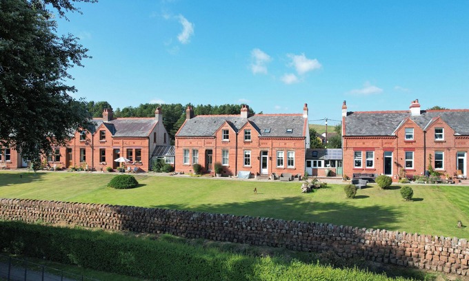 Cummertrees Cottage | Family-Friendly Seascape Cottage with Ocean Views in Annan