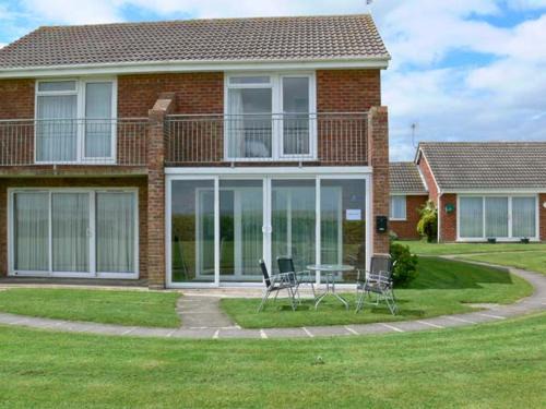 Kessingland House | Seascape: Pet-Friendly Retreat with 9/10 Guest Ratings