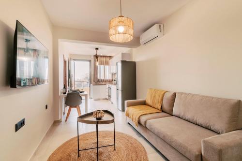 Petaloudes Apartment | Cozy Seascape House: Pet Friendly with High Guest Ratings