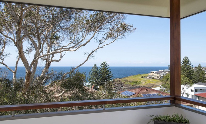 Kiama House | Kiama Holiday Home with Breathtaking Oceanfront Views