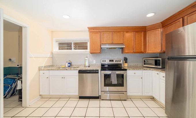 Chic's Beach Apartment | Seascape Lux Suite: Recently Renovated & Pet Friendly Escape