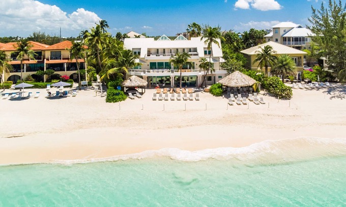 Seven Mile Beach Villa | Seascape Villa: 7 BDR Bliss on Seven Mile Beach, Pool & Spa