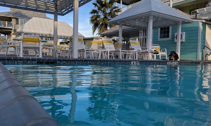 Port Aransas Hotel | Seashell Village Resort: Oceanfront Retreat with Kitchens