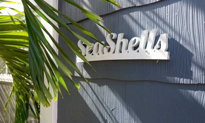 Mango Groves Cottage | Oceanfront Seashells Cottage: Guest Rated 9/10, Breakfast Included