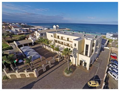 Jeffreys Bay Apartment | Seashells Holiday Apartments: Oceanfront Retreat with Views