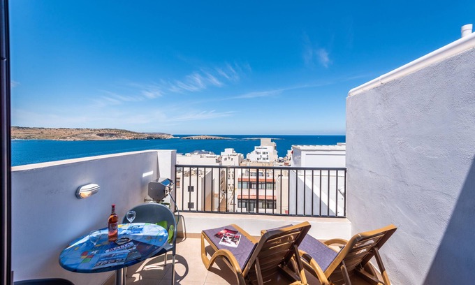 Bugibba Apartment | Seashells Studio Penthouse with Ocean View and Terrace