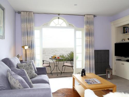 Sandgate House | Pet-Friendly Seashore Apartment: Rated 8.6 by Guests