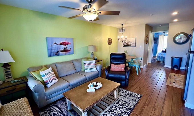 Rockport House | Relax by the Seashore: Waterfront Condo with Pool Access